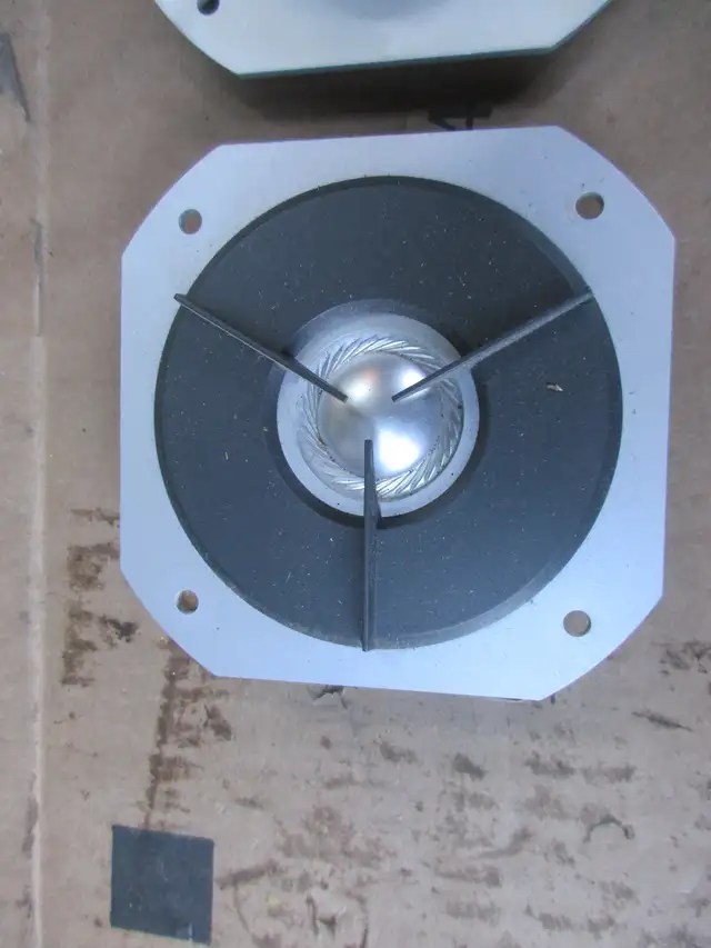 Vintage JVC  speakers  SK 1000 II  Tweeter  speakers x 2 in Speakers in City of Toronto - Image 6