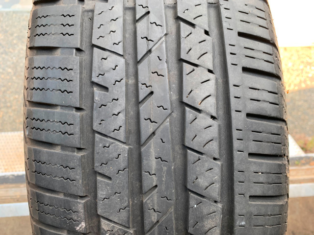 1 X single 225/65/17 Continental cross contact LX with 55% tread in Tires & Rims in Delta/Surrey/Langley - Image 2