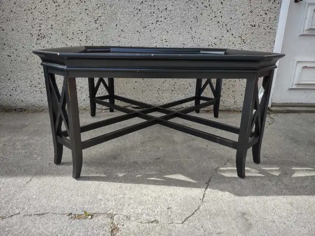 MODERN COFFEE TABLE WITH A GLASS TOP GREAT SHAPE  in Coffee Tables in Calgary - Image 4