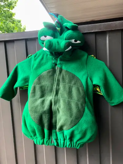 Old Navy Children's Halloween dinosaur/dragon costume fleece, View more