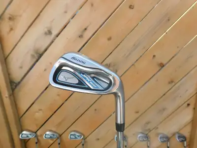 Right-hand iron set MIZUNO JPX 800, View more