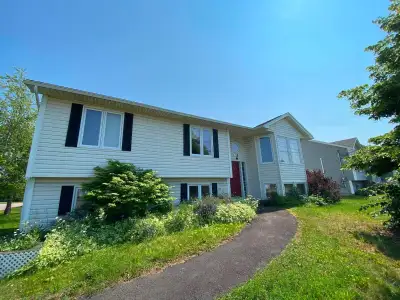 Available Now – 10 Irene Crescent Welcome home to this beautiful 4-bedroom, 2-bathroom house located...