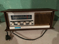 Radio Vintage Playmate Model No. PM-445