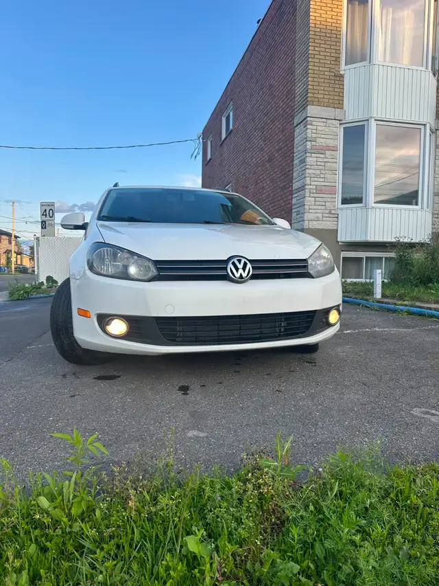 2013 GOLF WAGON TDI — Extremely Fuel-Efficient and Affordable!!!