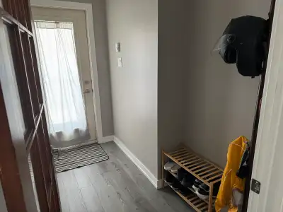 Shared Townhouse near St.Laurent Looking to rent out the extra bedroom since my roommate moved out....