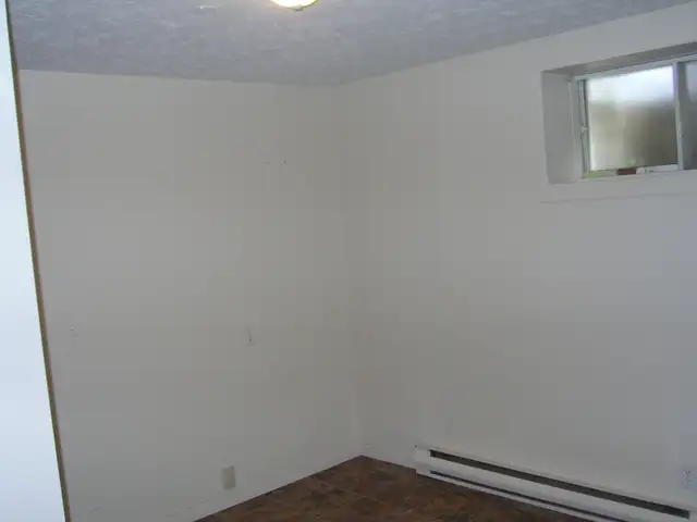 4 1/2 a louer 650$/mois s-sol très grand 588A McManamy in Long Term Rentals in Sherbrooke - Image 9