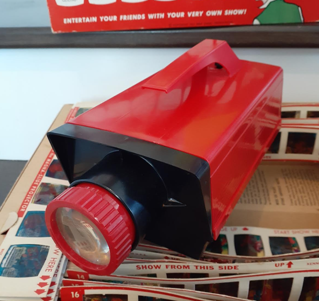 Vintage Walt Disney Magna-Slide Projector with slides & box64733717825667123