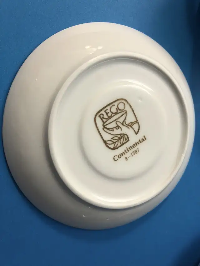 Vintage White Rego Continental Coffee Tea Cups w/Saucers63793682753409124