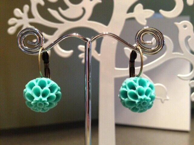 Cute Cabochon Flower Earrings in Multiple Colours in Jewellery & Watches in Thunder Bay - Image 2
