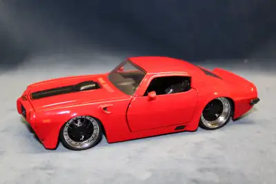 1972 Red Pontiac Firebird Jada 1:24 Scale Diecast Collector Car 1972 Red Pontiac Firebird (Red) - Bi...