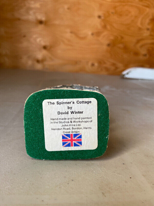 New priceDavid Winter - The Spinners Cottage, 1988 mint with box in Arts & Collectibles in Owen Sound - Image 3