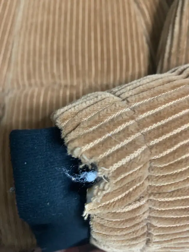 Levi's Corduroy Puffer in Men's in Markham / York Region - Image 3