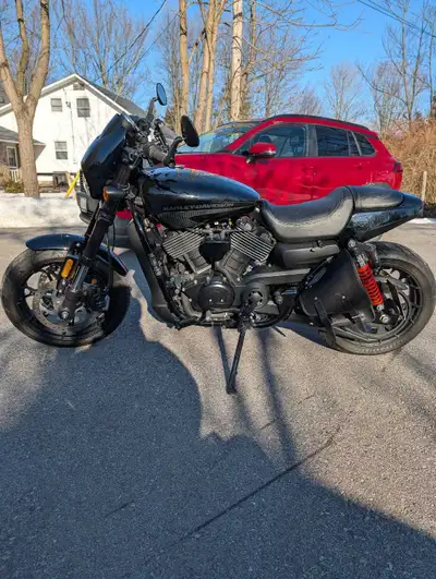2017 Harley Davidson Street rod 750 selling as is. Great bike, only 7200 km. Vance and Hines slip on...