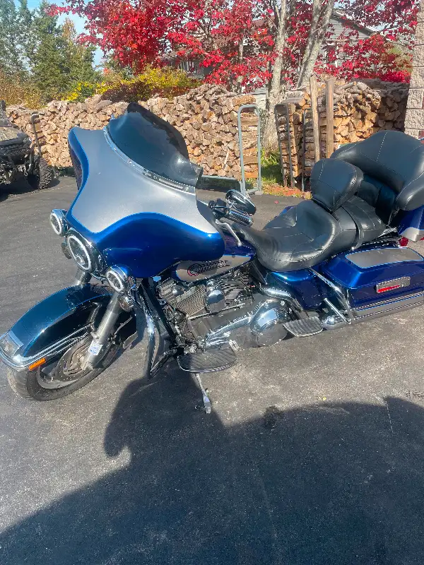 Harley Davidson FLHT Classic in Touring in Dartmouth - Image 5