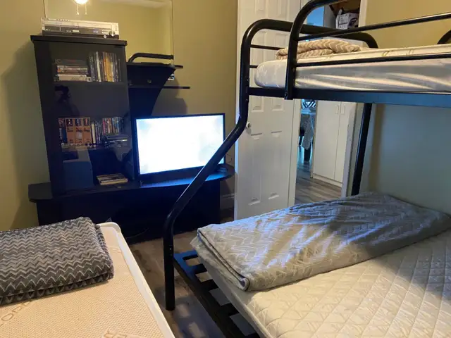 Rent Cottage Waterfront 120 kM from Toronto in Ontario in Canada - Image 8