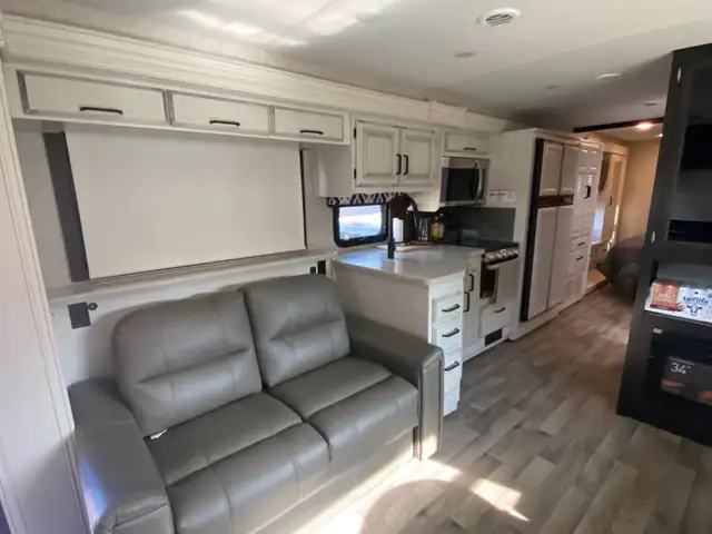 2022 Jayco Precept 37G Motorhome in RVs & Motorhomes in Grande Prairie - Image 5