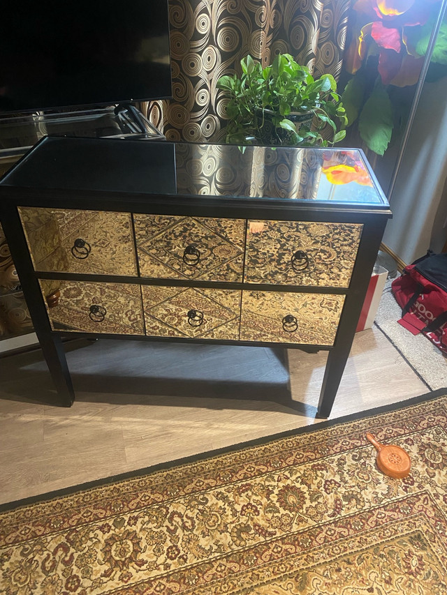 Mirror console table  in Other Tables in Red Deer - Image 4