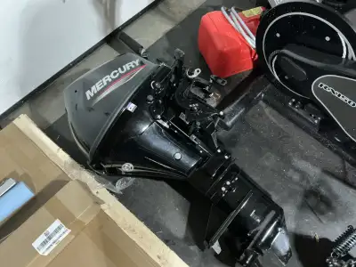 2021 Mercury 4 Stroke 9.9 Short Manual. Approx 4hrs running. With Tank and Hose.