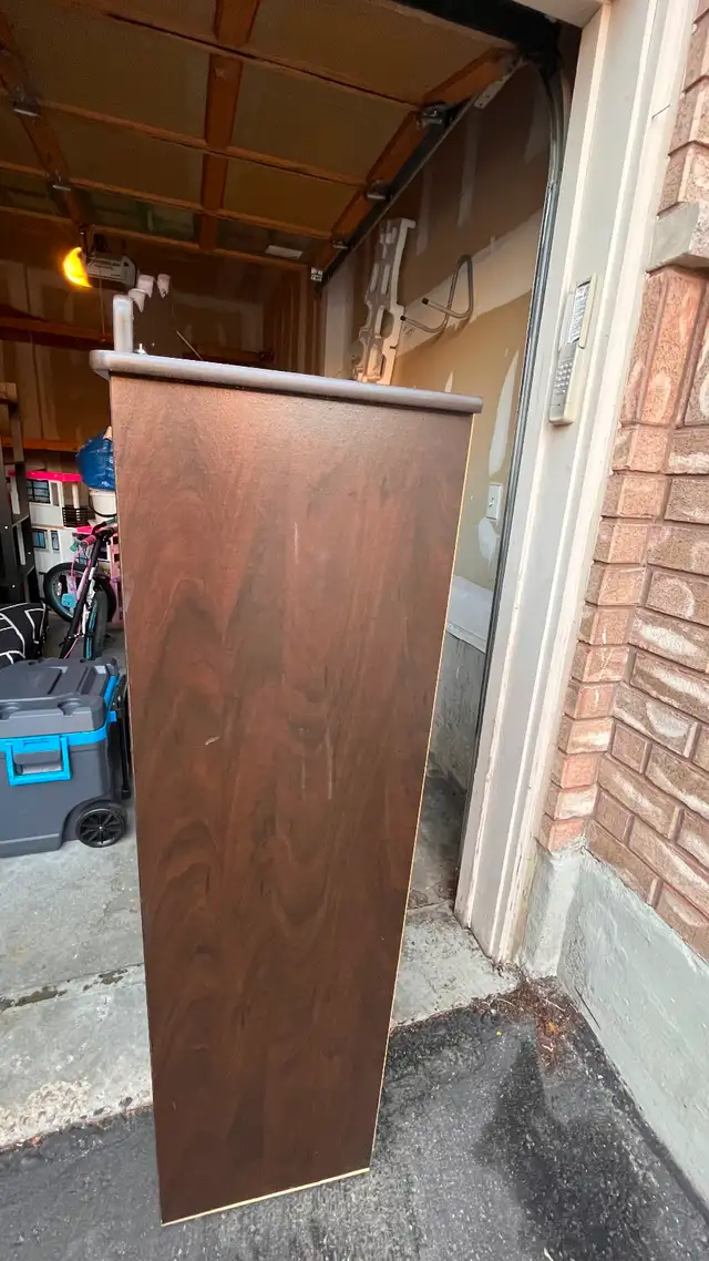 Dark Wood Hutch Cabinet in Hutches & Display Cabinets in City of Toronto - Image 2