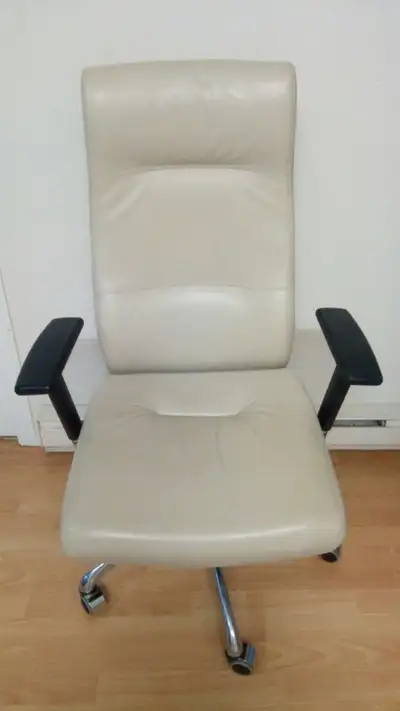 Krug leather  office chair excellent, View more