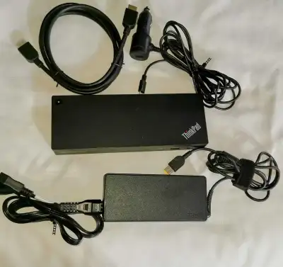 Lenovo TP Universal Thunderbolt 4 Smart Dock Like new Barely used The robust way to maximize product...
