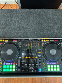 PIONEER DJ DDJ1000 INCLUDES $400 FLIGHT CASE WITH LAPTOP SHELF