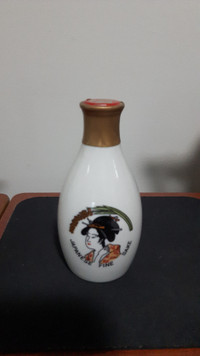 House of Koshu Japanese Fine Sake Bottle Geisha Woman Choko Seal