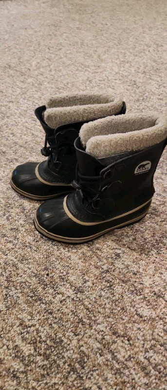 EEUC sz 5 Boy's or Girl's Sorel Yoot Pac Winter Boots  in Kids & Youth in Oshawa / Durham Region