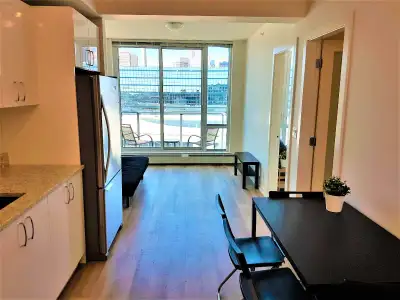 Furnished top floor 2-bedroom condo in N3
