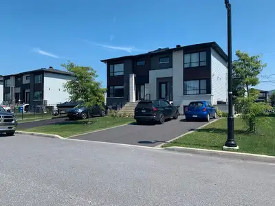 5 1/2 à louer Beloeil avec cours arrière