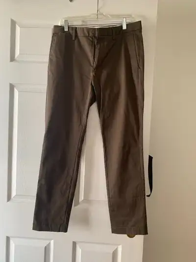 Banana Republic Fulton Skinny Fit Chino Pants (32x30), View more