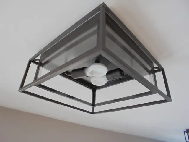 Luminaires plafonniers modernes in Indoor Lighting & Fans in Granby - Image 3