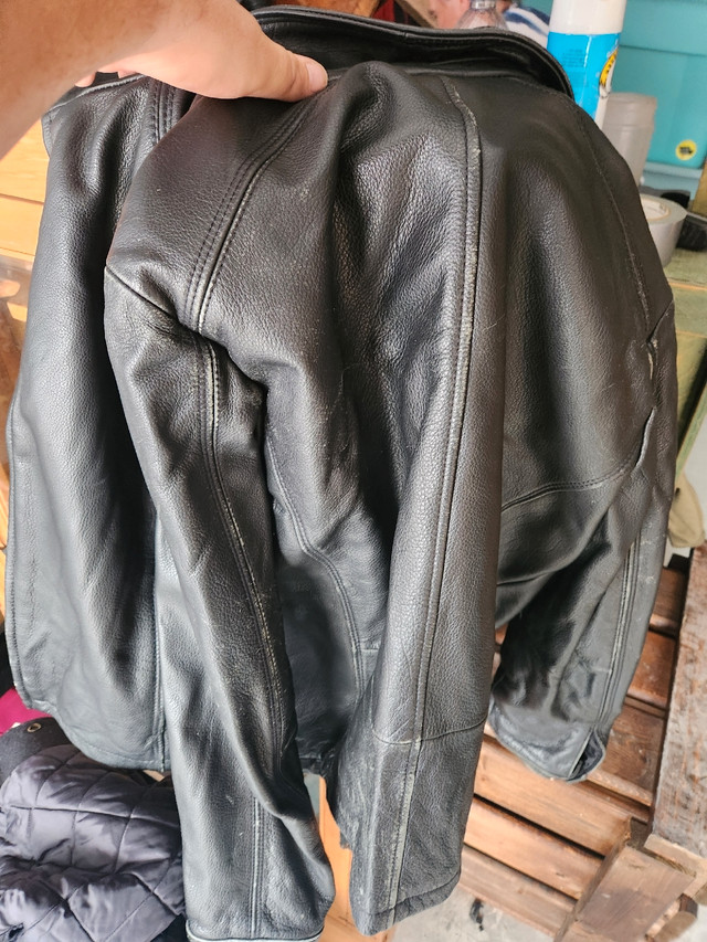 Mens medium leather jacket in Men's in Belleville - Image 3