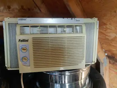 Fellini window Air Conditioner.works well, View more