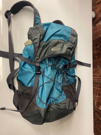 MEC travel / hiking backpack 40L like new