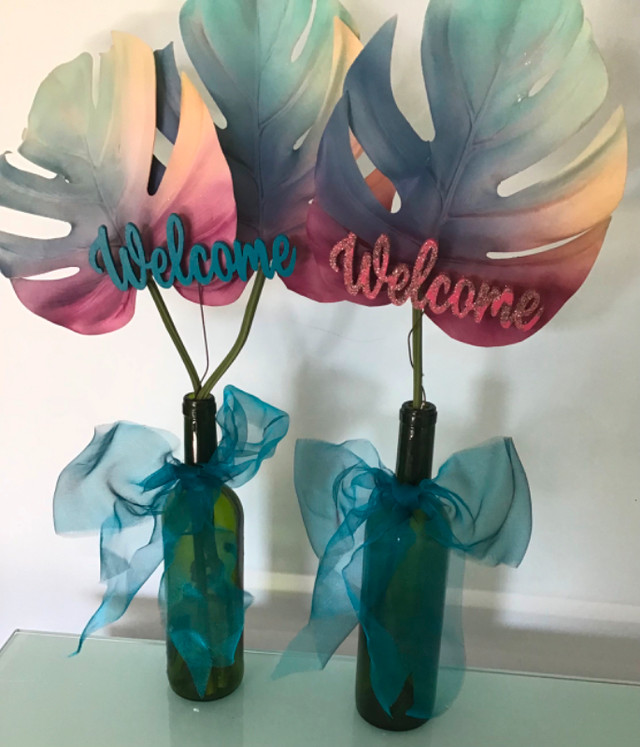 2 “WELCOME” wine bottle decor signs, unique both/$8 in Home Décor & Accents in Edmonton - Image 4