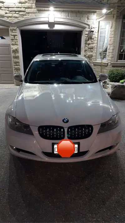 Model: 2011 BMW 328xi (E90) Features & Extras: Sunroof / moonroof Heated seats Dual-zone climate con...