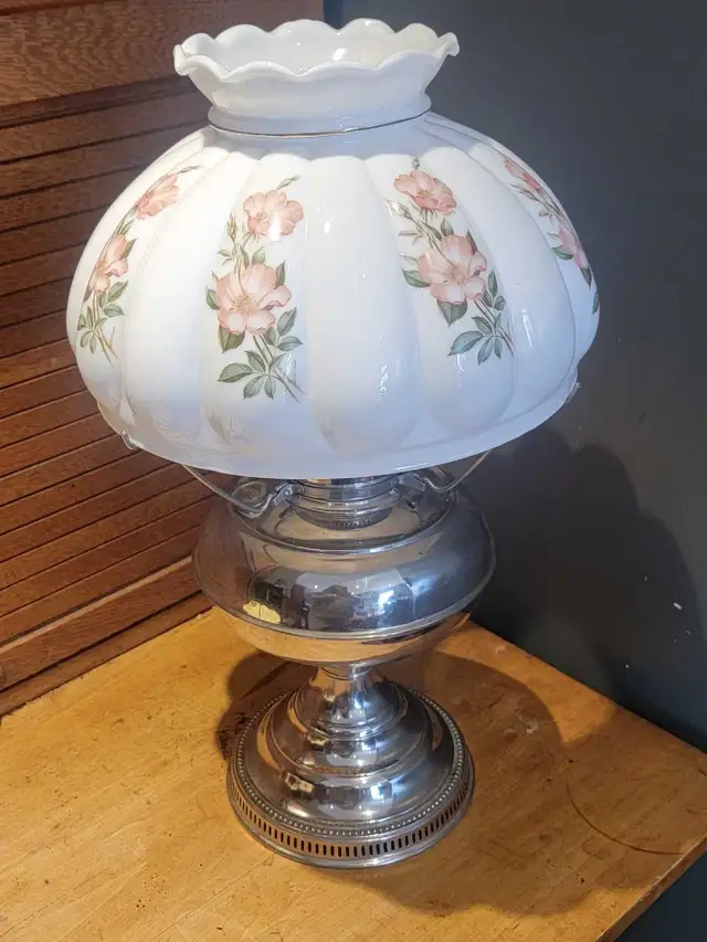 RAYO patterned 1905, 2486 Flame spreader center draft lamp in Indoor Lighting & Fans in Oshawa / Durham Region - Image 6