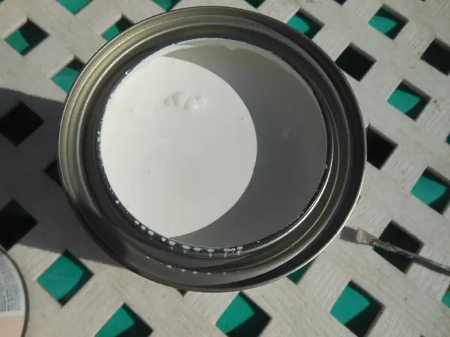 Three Tins of Paint in Painting & Paint Supplies in Hamilton - Image 10