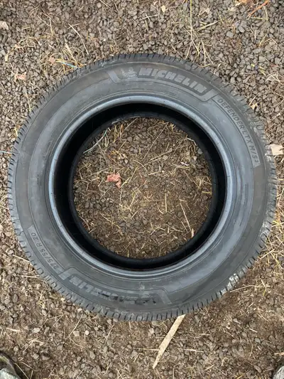 5 almost brand new Michelin Defender LTX M/S 275/55r20. Used for a month before installing winter. T...