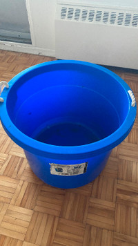 Plastic TUB With Rope - 20-Gallon