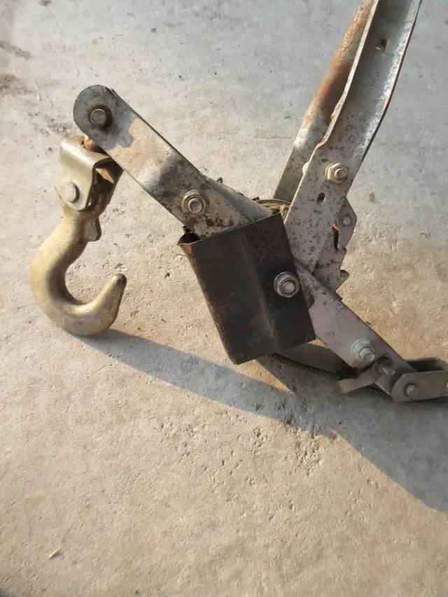 2 Ton Heavy Duty Cable Puller with 2 hooks in Hand Tools in Oshawa / Durham Region - Image 2