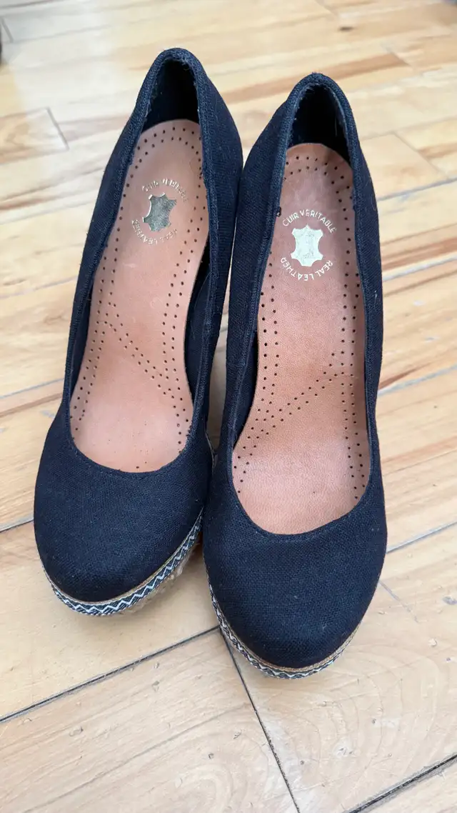 women wedge high heels sz 8 in Women's - Shoes in Calgary - Image 3