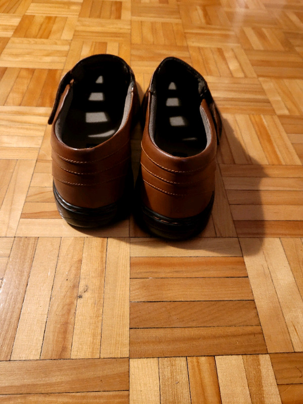 Sandales de cuir dans Chaussures pour hommes  à Ouest de l’Île - Image 3