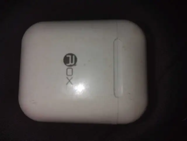 Ear buds 603675961663825921