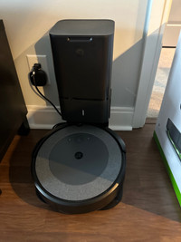 iRobot Roomba i3+ EVO 3550 Self Emptying Vaccum - BEST CONDITION