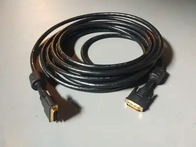 Câble video DVI à HDMI (25 pieds)