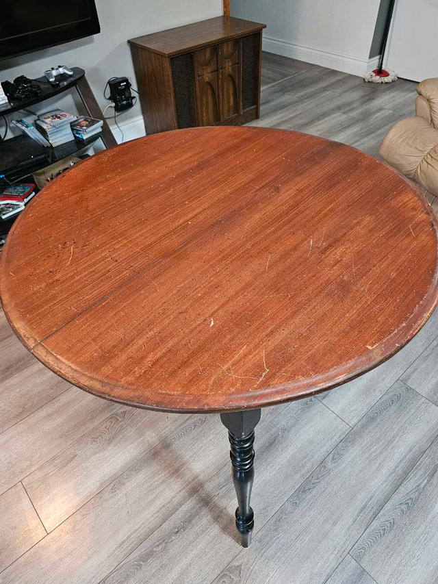 Dining Table with single leaf extension - $40 OBO in Dining Tables & Sets in Bridgewater - Image 2