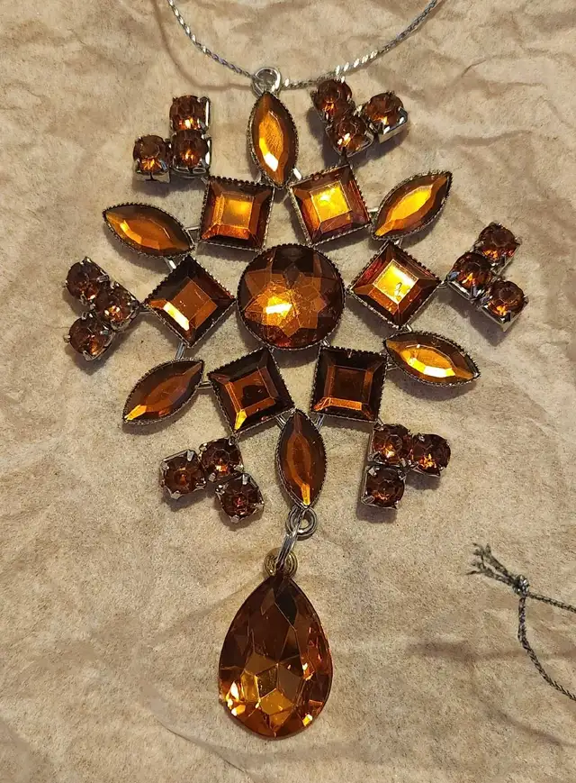 3 Christmas ornaments in Holiday, Event & Seasonal in Ottawa - Image 3