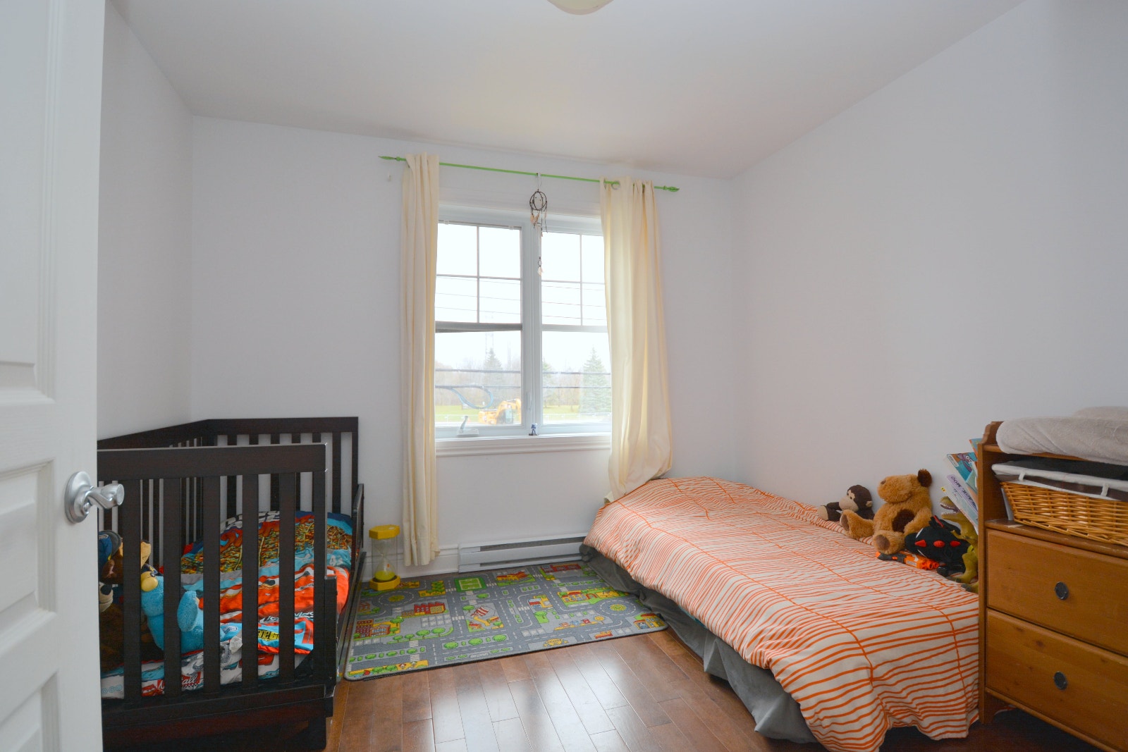 600 76e Avenue — photo 2